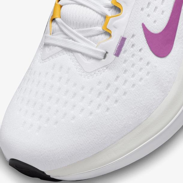 Nike Winflo 10 Kadın Beyaz Koşu Ayakkabısı