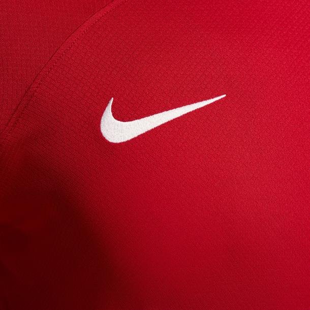 Nike Liverpool FC 23/24 Stadium İç Saha Erkek Kırmızı Futbol Forması