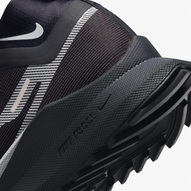 Nike Pegasus Trail 4 Gore-Tex Kadın Siyah Koşu Ayakkabısı