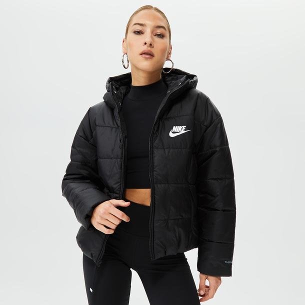 Nike Sportswear Therma-FIT Repel Kadın Siyah Ceket Mont & Ceket