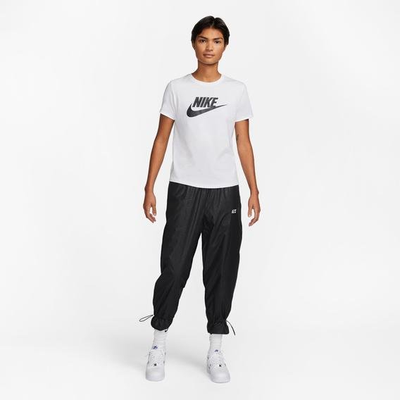 Nike Sportswear Essential Kadın Beyaz Günlük T-Shirt