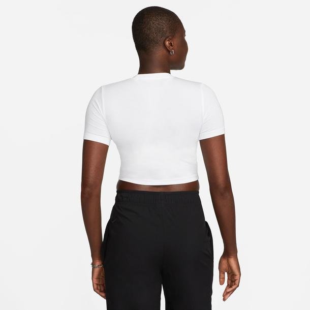 Nike Sportswear Essential Slim-Fit Crop Kadın Beyaz T-Shirt