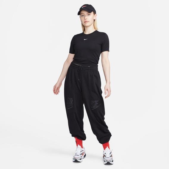 Nike Sportswear Essential Slim-Fit Crop Kadın Siyah Günlük T-Shirt