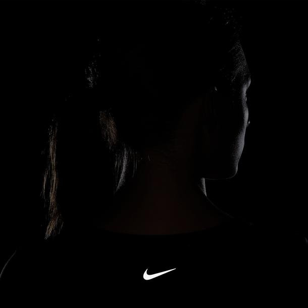 Nike One Fitted Dri-Fit Kadın Siyah Antrenman T-Shirt
