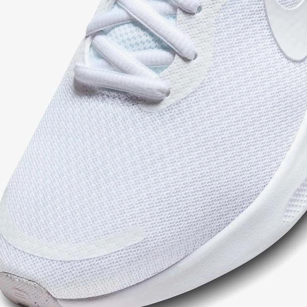 Nike Revolution 7 Kadın Beyaz Koşu Ayakkabısı