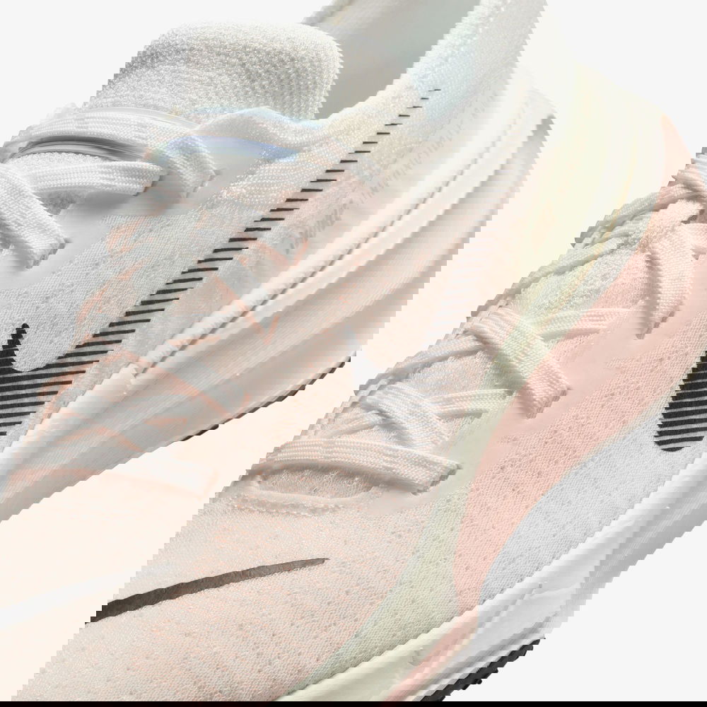 Nike Invincible 3 Kadın Beyaz Koşu Ayakkabısı