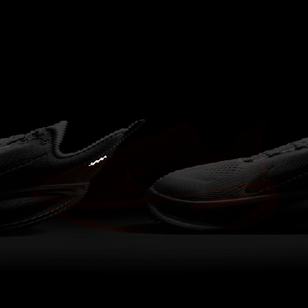 Nike Vomero 18 Kadın Kırmızı Koşu Ayakkabısı