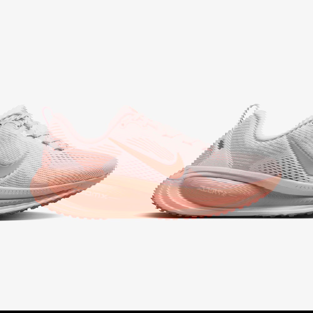 Nike Vomero 18 Kadın Kırmızı Koşu Ayakkabısı