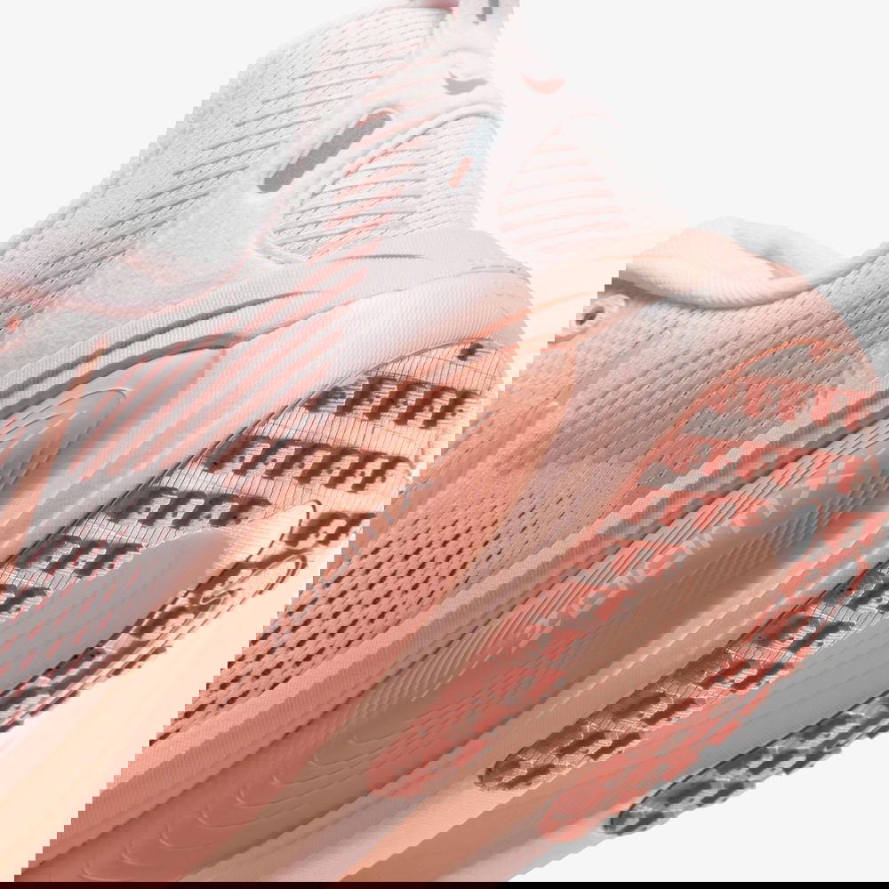 Nike Vomero 18 Kadın Kırmızı Koşu Ayakkabısı
