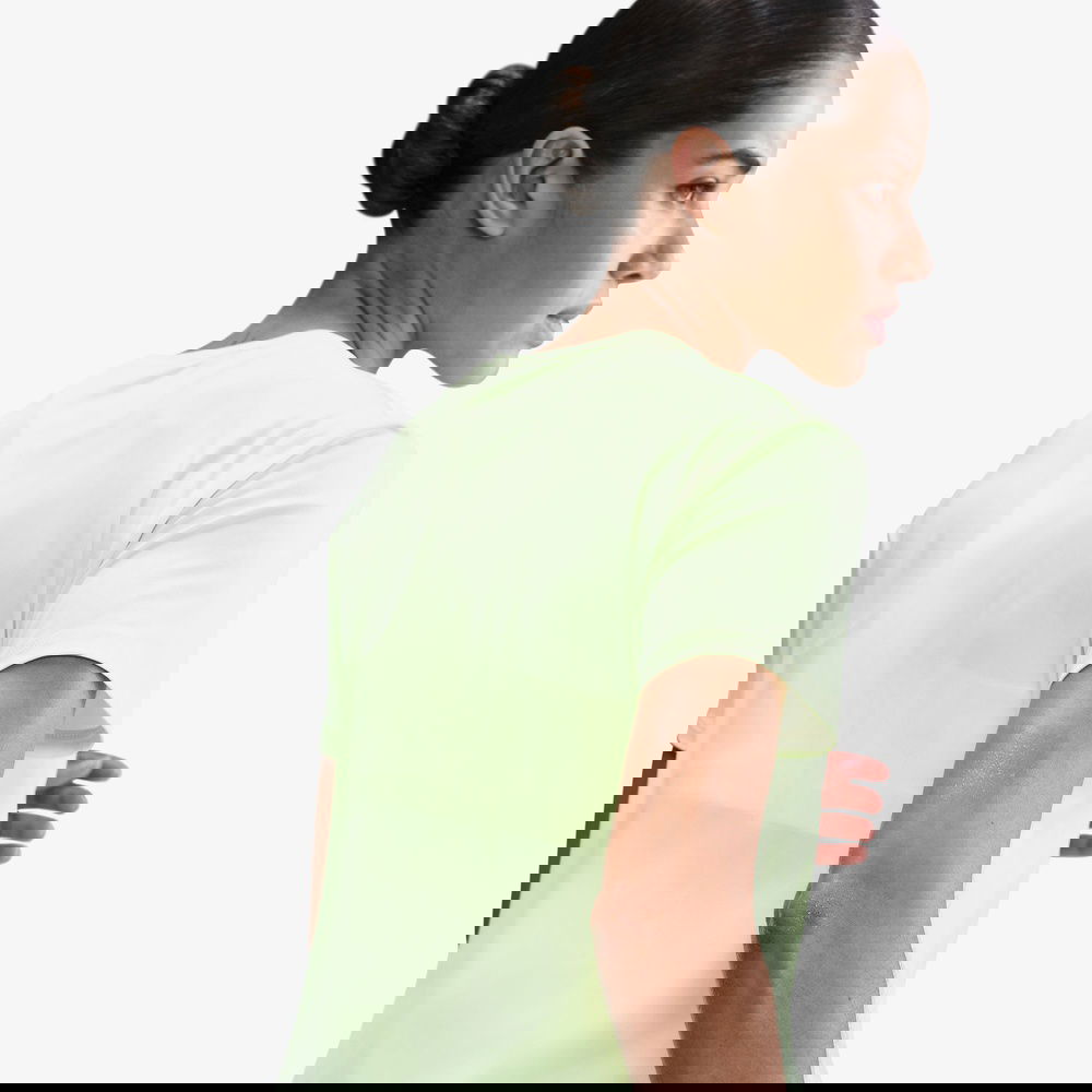 Nike One Swoosh Kadın Sarı Koşu T-Shirtü