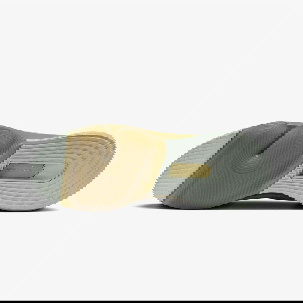 Nike Versair Kadın Gri Antrenman Ayakkabısı
