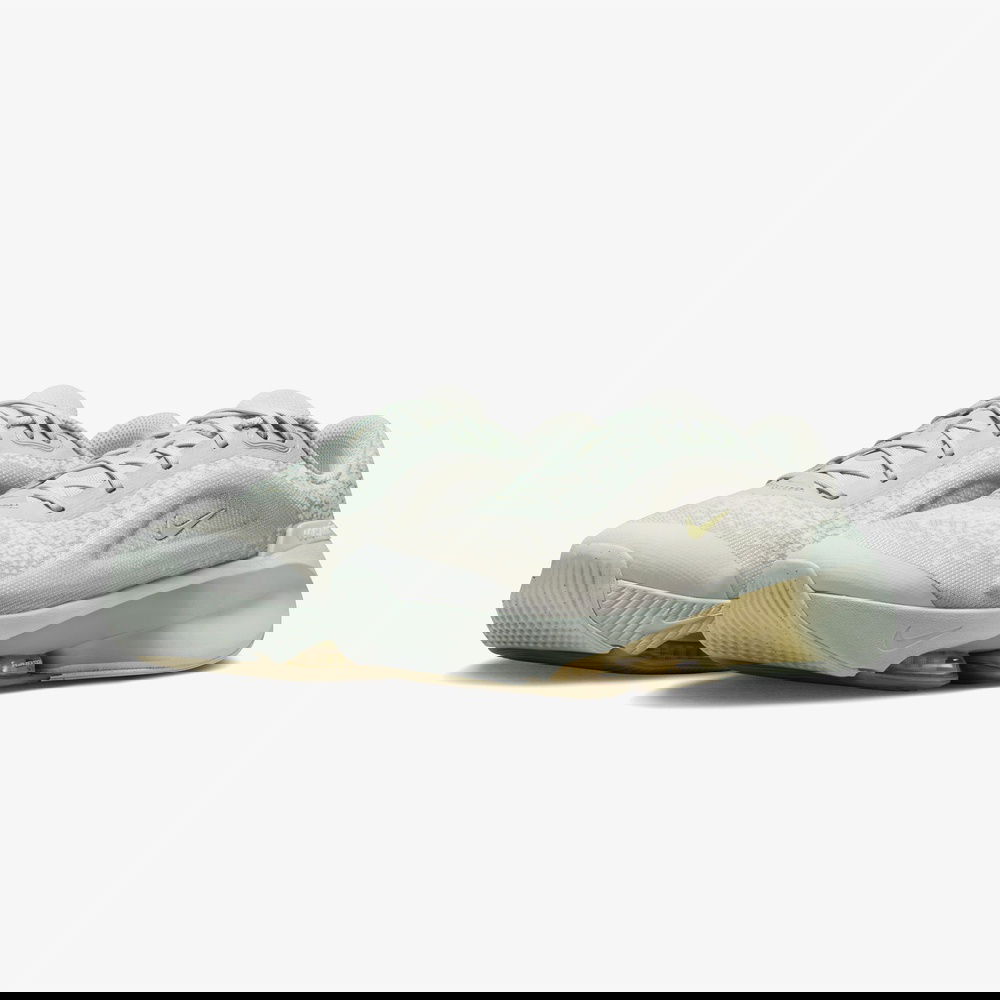Nike Versair Kadın Gri Antrenman Ayakkabısı