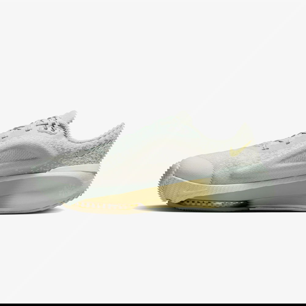 Nike Versair Kadın Gri Antrenman Ayakkabısı