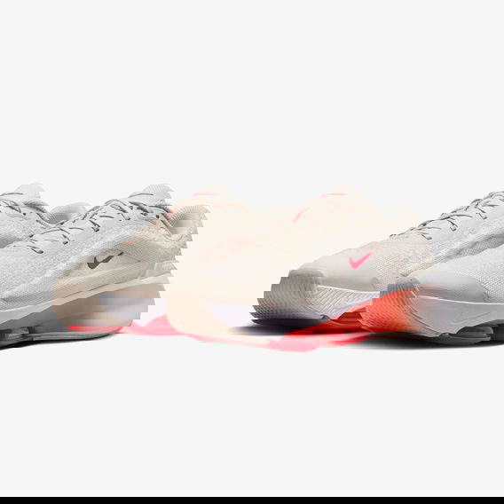 Nike Versair Kadın Beyaz Antrenman Ayakkabısı